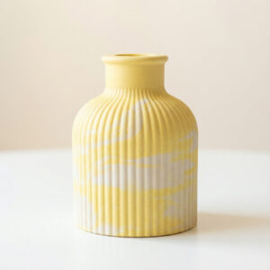 Vase cannelé Jaune- jesmonite